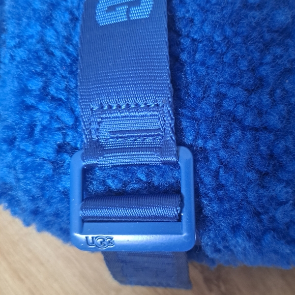 Ugg sandals size 6 woman - Picture 4 of 7